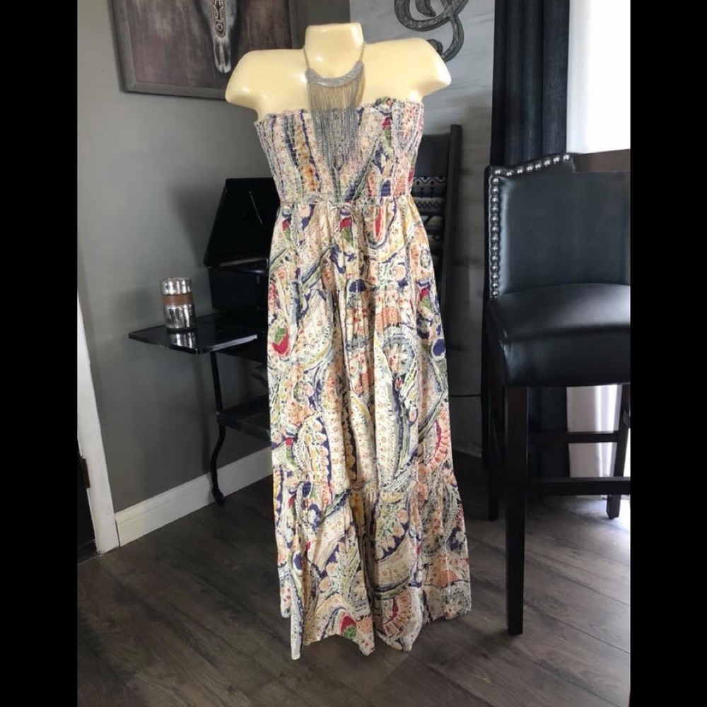 Perfect paired with a denim jacket.